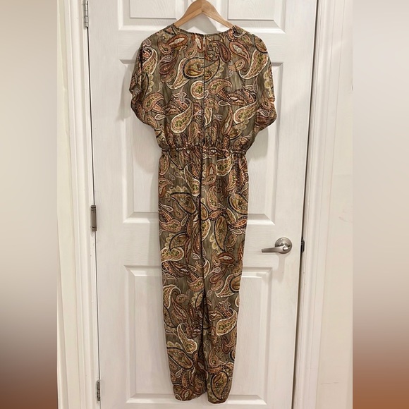 Molly Bracken Paisley Short Sleeve Jumpsuit - Picture 7 of 16
